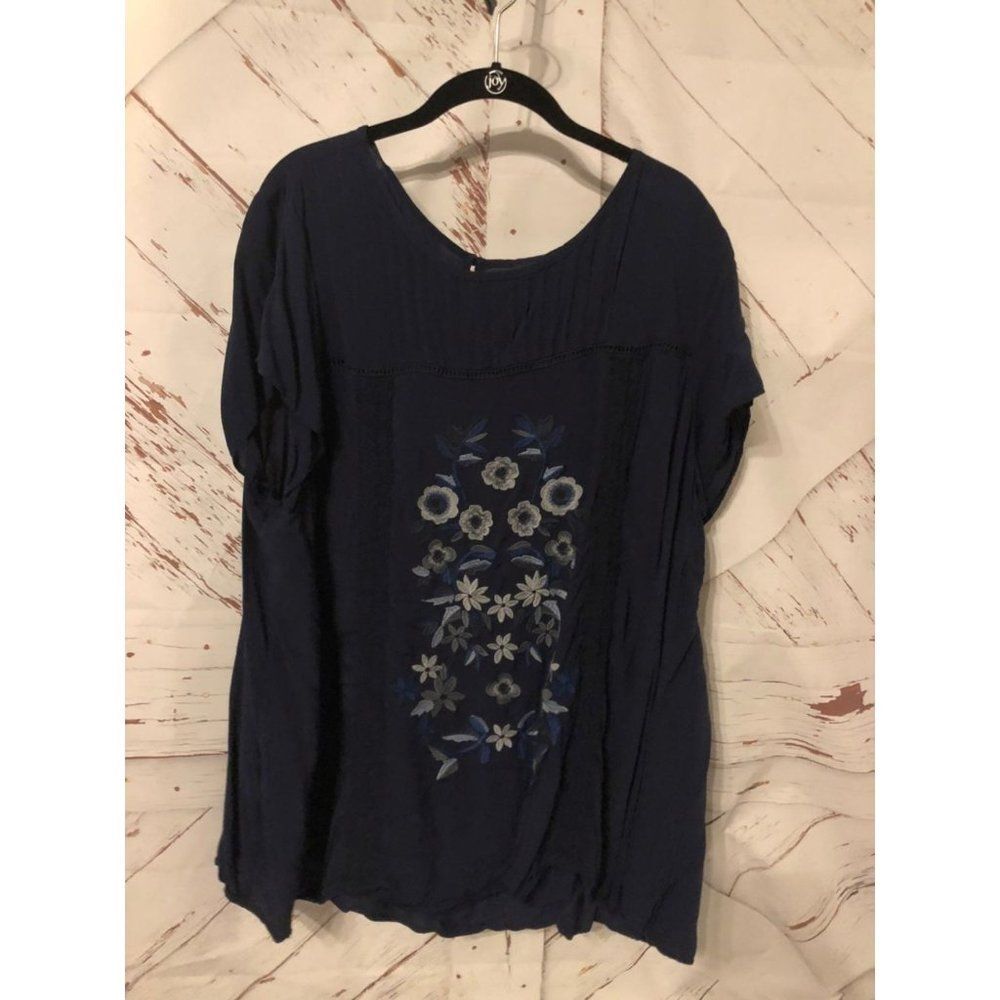 Torrid size 3 blue boho embroidery blouse Top